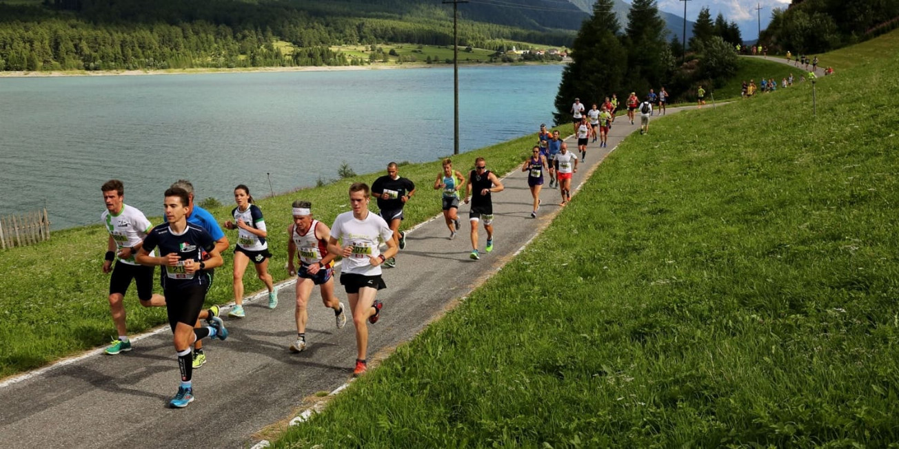 Reschenseelauf in Graun im Vinschgau